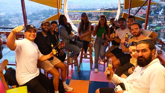Medellín: tour dei graffiti di Comuna 13 con street food e funivia
