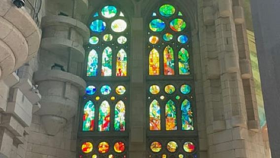 Barcelona: Tur Berpemandu Lewati Antrean Sagrada Familia