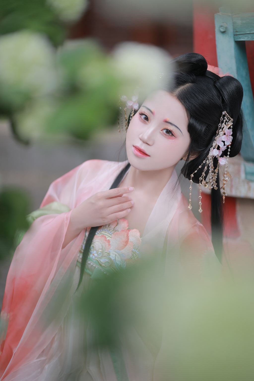 Changyi travel photo shoot[Bolushan/Qingshan Xiushui photography services including guided shoots, aerial photography, and multilingual translator photographers]