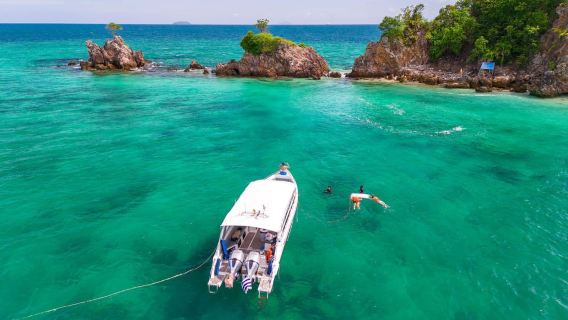 Phuket: Recorrido en lancha rápida por las 3 islas Khai: esnórquel y relajación