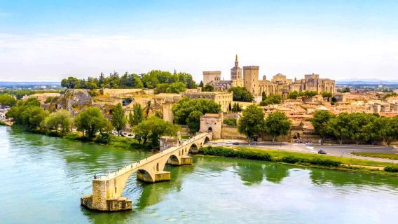 南法阿維尼翁+阿爾勒梵高中心藝術浪漫包車一日遊
