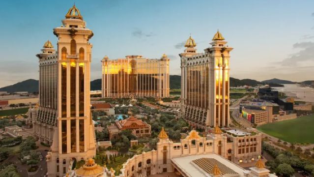 Penginapan bertaraf tinggi di Macau dengan harga istimewa - pelbagai pilihan hotel termasuk The Venetian Macau, Parisian Macau, Wynn Palace, Galaxy Macau, Grand Lisboa Palace, Sheraton Grand Macau + tempahan awal + perkhidmatan butler