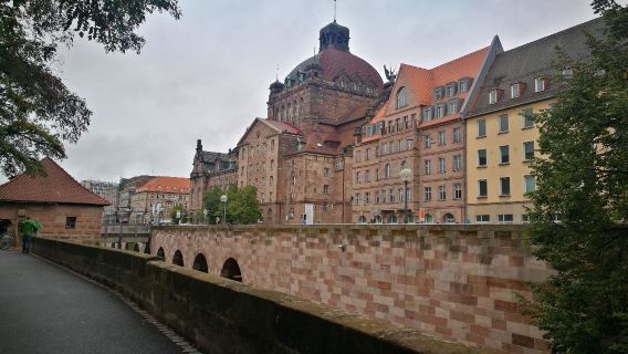 Altstadt + Rathausplatz + Spielzeugmuseum Nürnberg + Weinstadel