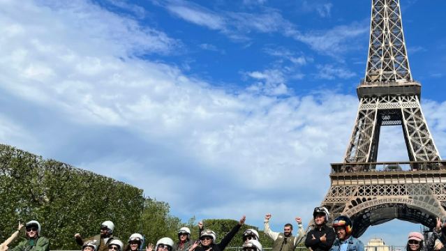 Paris: Guided Sidecar Monuments Tour