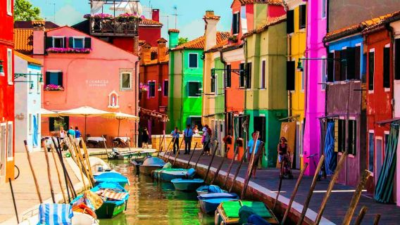 Murano & Burano: Boat Tour from St. Mark's Square + Glass-blowing Demonstration