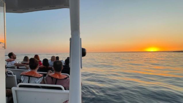 Albufeira: Benagil Cave Sunset Cruise