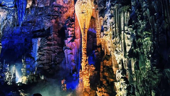 Excursión de un día a la Cueva de Zhijin y el Gran Cañón de Zhijin en Bijie, Guizhou con servicio en chino e inglés