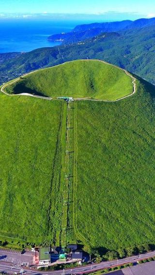 Izu Mt. Omuro 1-day tour from Tokyo [optional 9-people small group or private chartered tour]