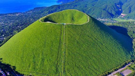 Tur Perjalanan Satu Hari ke Gunung Omuro di Izu, Jepang [Grup 9 Orang atau Reguler | Antar Jemput Tersedia | Bahasa Cina & Inggris]
