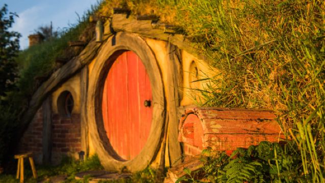 Hobbiton™ Movie Set Tours & Green Dragon Inn Adventure (Admission Ticket + Round-Trip Transfers from Auckland)