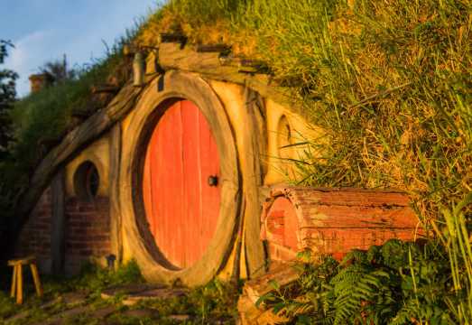 Hobbiton™ Movie Set Tours & Green Dragon Inn Adventure (Admission Ticket + Round-Trip Transfers from Auckland)