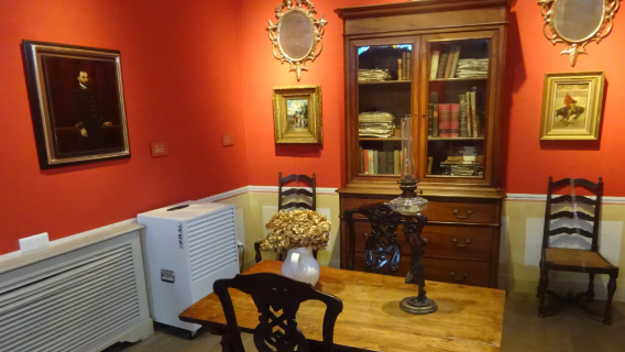 西班牙-巴塞隆拿-私人翻譯+陪同 | 展會/商務/旅遊/就醫 | 中文/英語/西班牙語 |按天收費 靈活預約 隨傳隨到