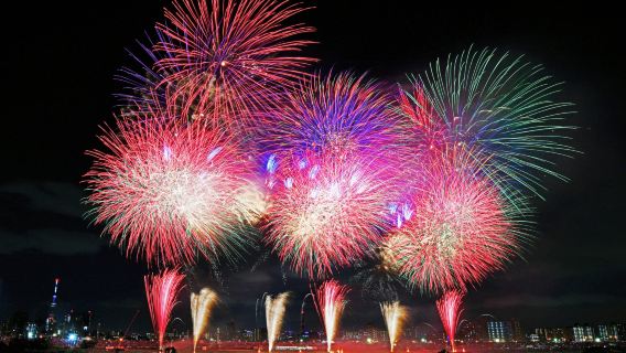 Lawatan Sehari Festival Bunga Api Adachi Tokyo, Jepun [Kongsi Kenderaan/Sewaan Peribadi/Termasuk Tiket Masuk]