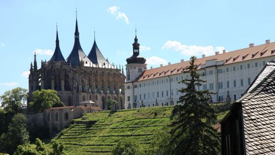 Prague, Republik Czech Pergi-Balik + Kutná Hora + Gereja Tulang Lawatan Sehari [Sewaan Peribadi Berbahasa Cina dengan Pengangkutan dari Pintu ke Pintu]