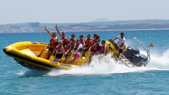 Alcúdia: Speedbådstur i det nordlige Mallorca & hotelhentning