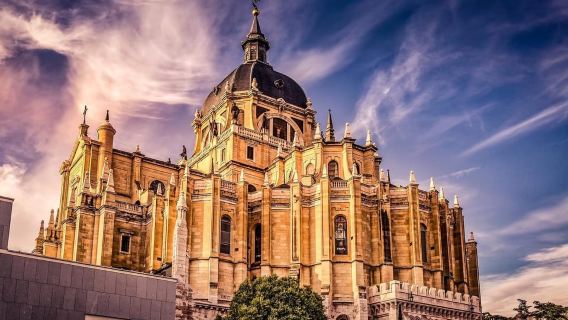 Madrid: Welcome to Madrid Guided Walking Tour in English