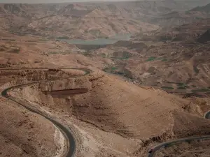 Petra Transfer Via King's Way from Airport or Amman or Dead Sea