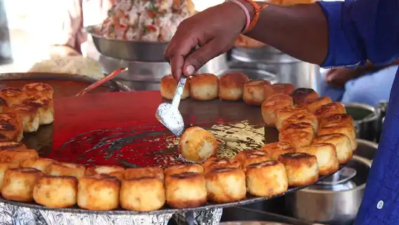 Street Food Tour:Listed in the 20 best food tours by The Guardian