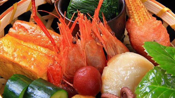 Buono per pranzo a menù fisso per 2 persone al ristorante giapponese Zhongshan al 2° piano dell'Hotel Royal Taipei (weekend +NT$200 per 2 persone)