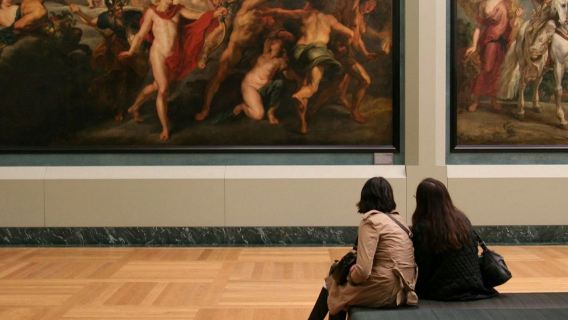 Louvre Museum: Dedicated Entry + Guided Tour
