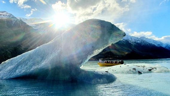 New Zealand South Island Aoraki / Mount Cook Tasman Glacier ice lake adventure boat - Tasman Glacier lake explorer tour