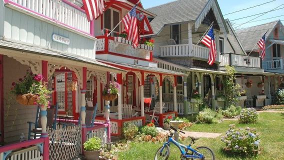 Martha's Vineyard: Day Trip from Boston + Roundtrip Transfer