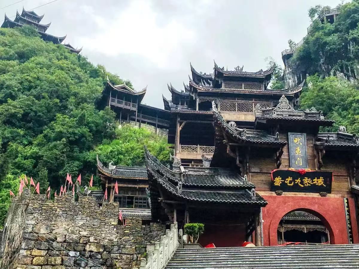 Chongqing - Professional Tour Guides in Chinese/English/Russian/Korean/Japanese/Spanish for All Attractions|Local guide|Shopping companion service | Foreign guest business reception
