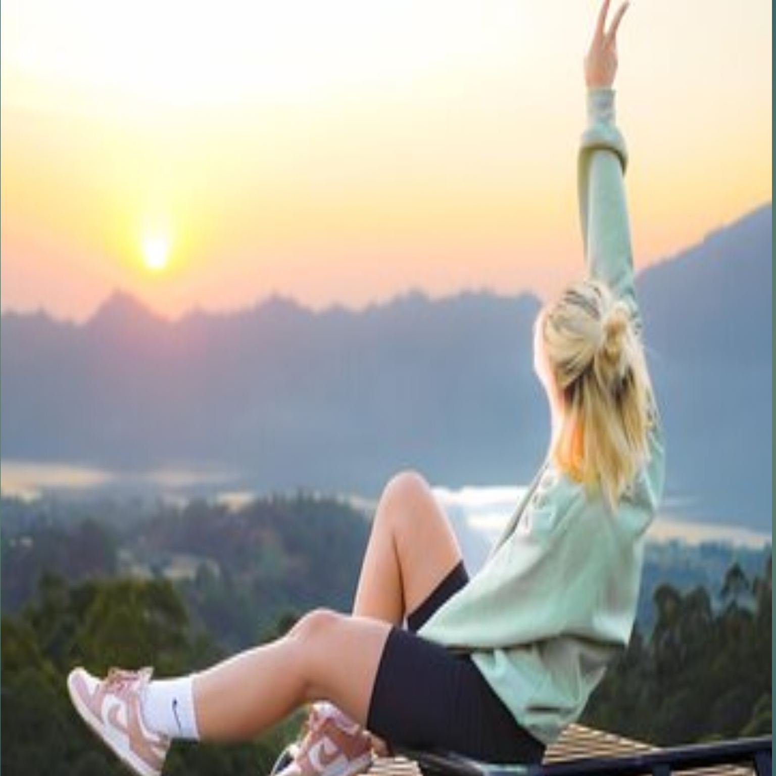 ทัวร์ชมพระอาทิตย์ขึ้นที่ภูเขาบาตูร์ด้วยรถจี๊ป พร้อมร้านคาเฟ่และช่างภาพ