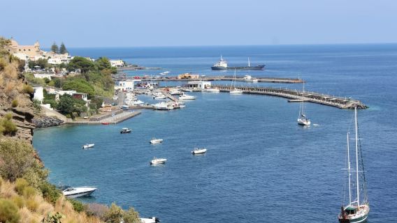 Da Cefalù: Salina, Panarea, Stromboli Tour con Giro in Barca