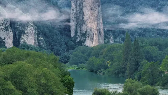 1-day tour to Heyang Ancient Houses + Xiandu Scenic Area + Dinghu Peak in Lishui, Zhejiang with Chinese-English service (admission ticket not included)