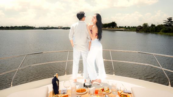 Pelayaran Yacht Menyaksikan Matahari Terbenam 2 Jam di Sungai Saigon