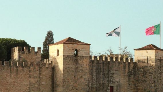 Castillo de San Jorge: entrada prioritaria + visita guiada