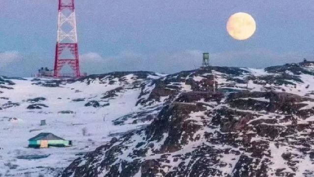 Russia Murmansk round-trip Teriberka - Aurora/private charter - Top Pick