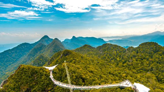 สะพานลอยฟ้าเกาะลังกาวี อุทยานธรณี และหาดเซนัง – ทัวร์วันเดียวแบบคลาสสิก (รวมบัตรเข้า)