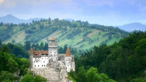 Romania Bucharest: Istana Bran + Istana Peles Sewaan Peribadi Bahasa Cina Itinerari Disesuaikan