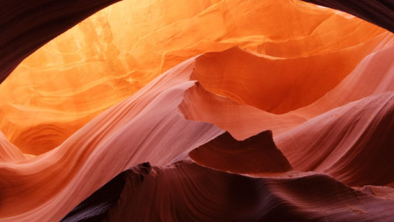 US: hiking tour in lower Antelope Canyon [optional noon time slot]