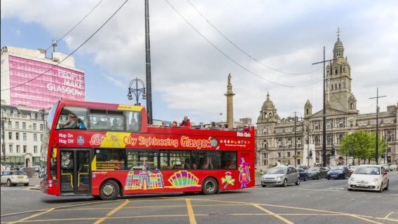 Passeio de ônibus City Sightseeing pela Cidade Cultural de Glasgow no Reino Unido (vista panorâmica no teto do veículo + pontos turísticos clássicos + charme escocês)