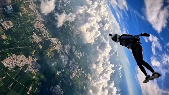 陽江旅拍【廣東陽江機場4000公尺高空跳傘+USPA職業教練+高清運動相機跟拍】