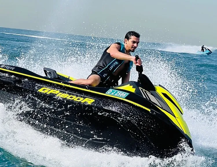 1 hour Jetski Tour - Burj Al Arab and Royal Atlantis