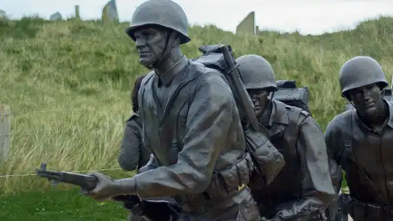 D-Day Experience: Omaha Beach, Pointe du Hoc & Mont Saint-Michel in One Day