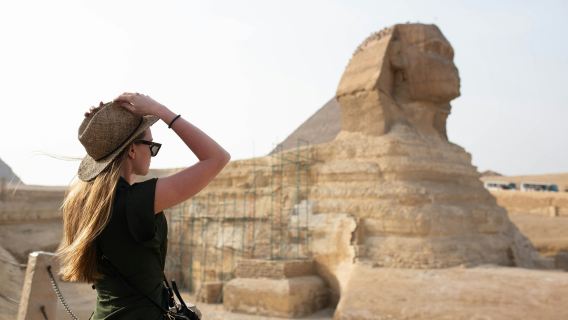 Giza Pyramids, Sphinx, Egyptian Museum & Khan Khalili Bazaar: Female-Guided Tour