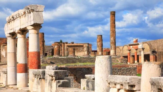 Gita di un giorno a Pompei e sul Vesuvio da Napoli con pranzo e andata e ritorno da Roma