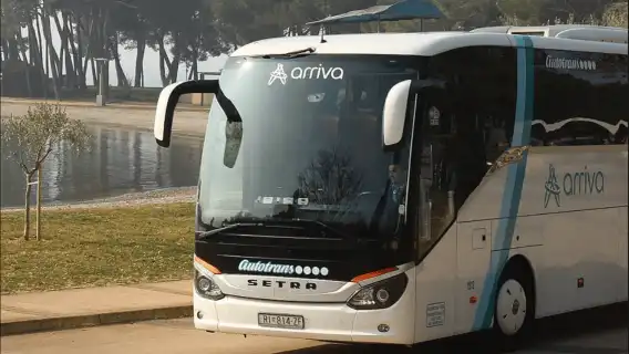 บริการรถบัสเพื่อการเดินทางระหว่างดูบรอฟนิกและมาคาร์สกาอย่างสะดวกสบาย