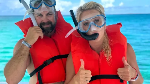 Nassau: Cerdos nadadores, esnórquel, almuerzo y paseo en barco por la playa