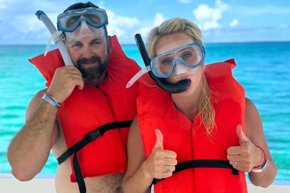 Nassau: Swimming Pigs, Snorkeling, Lunch, & Beach Boat Tour