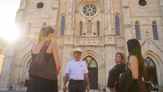 Kleingruppen-Stadtrundgang durch San Antonio mit Bootsfahrt auf dem Riverwalk