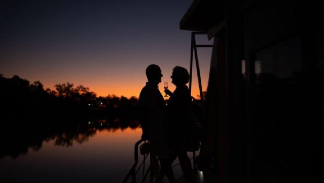 Longreach: Smithy's Sunset Cruise (15 Oct-30 March)