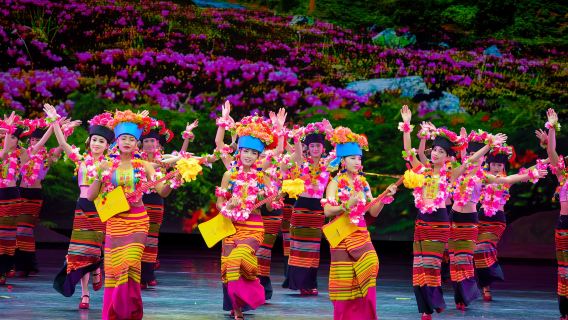 Xishuangbanna "Lancang River Mekong River Night" Bonfire Party: A feast of six countries' cultures, a bonfire party with singing and dancing, and a culinary journey through Southeast Asia!