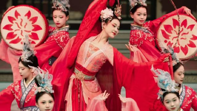 Wuhan Zhiyin Dian · Jamuan Tiga Kerajaan (Menikmati Tiga Kerajaan + Rasa Budaya Chu + Tarian Muzik Kuno + Pengalaman Audiovisual Mendalam)