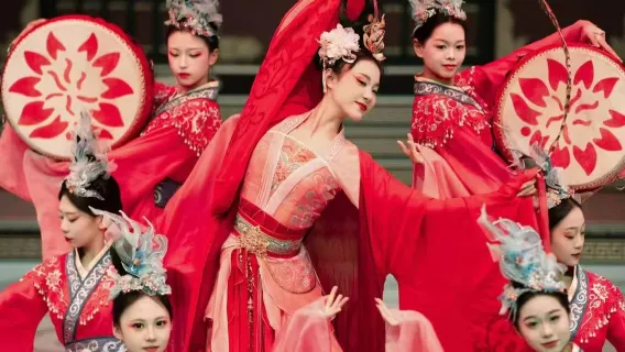 Banquete de las Flores de los Tres Reinos en el Salón Zhiyin de Wuhan (banquete de los Tres Reinos + degustación de la melodía Chu + música y danza antigua)